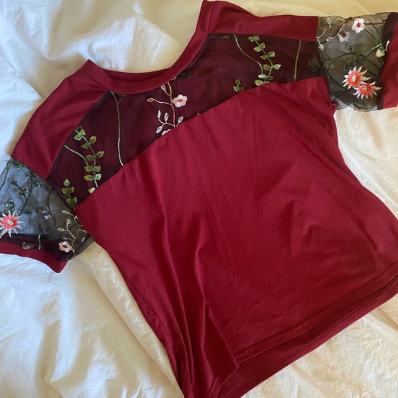 SHEIN T Shirt - Picture 2 of 5